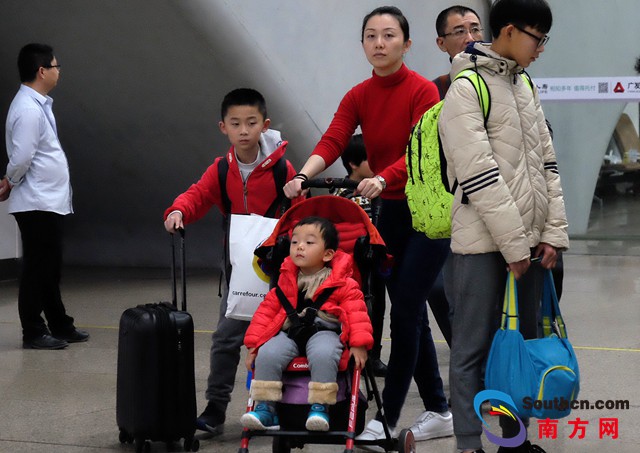 广州南站：春运回程客流高峰开始出现