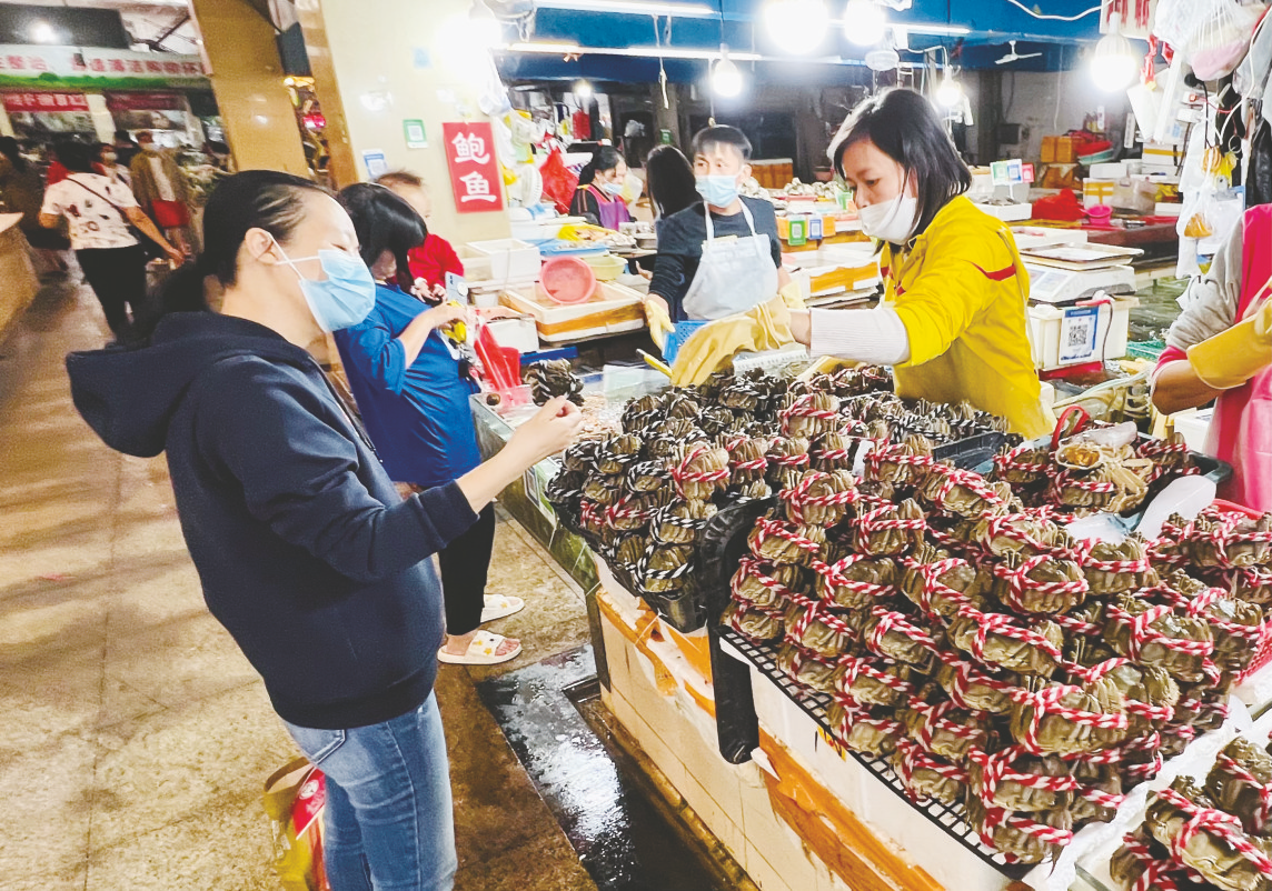 南宁应季果蔬频上新 “菜篮子”货多量足