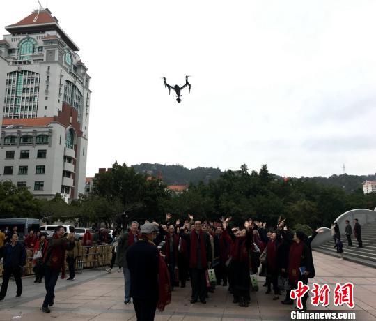 厦门大学恢复高考后首批大学生回母校“逐梦”