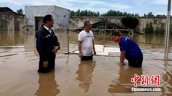 湖北荆山抗洪：40岁处长陈鹏龙用生命擦亮胸前党徽