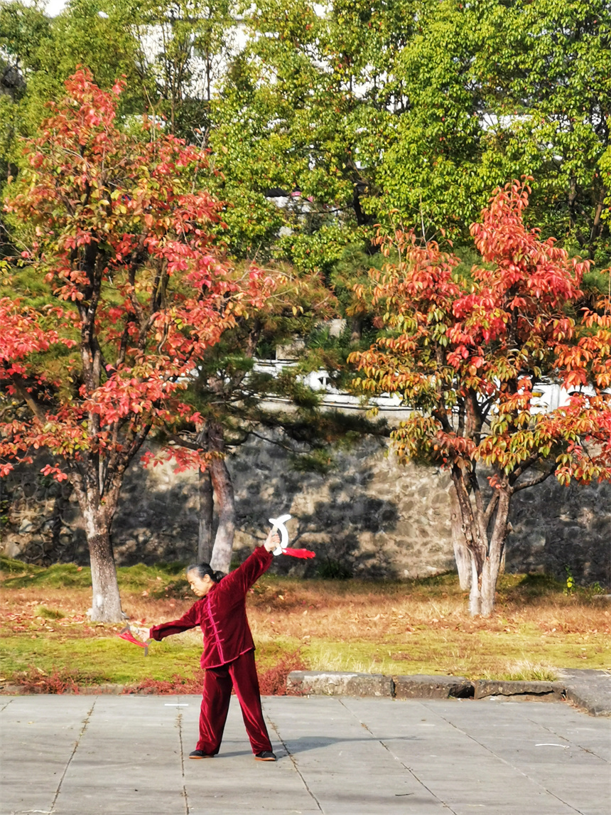 湖北十堰：武当山玉虚宫秋色如画