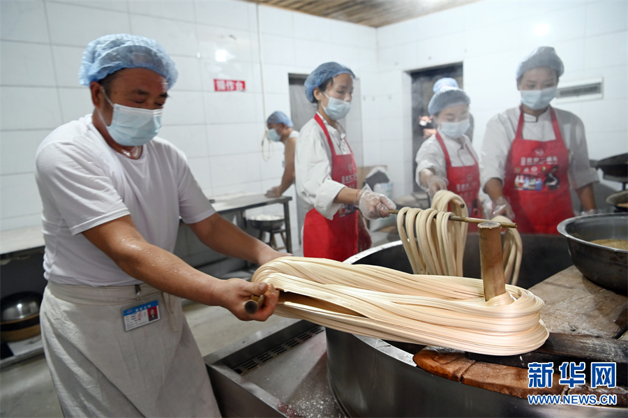 焦作沁阳：传统芝麻糖 香味飘四方