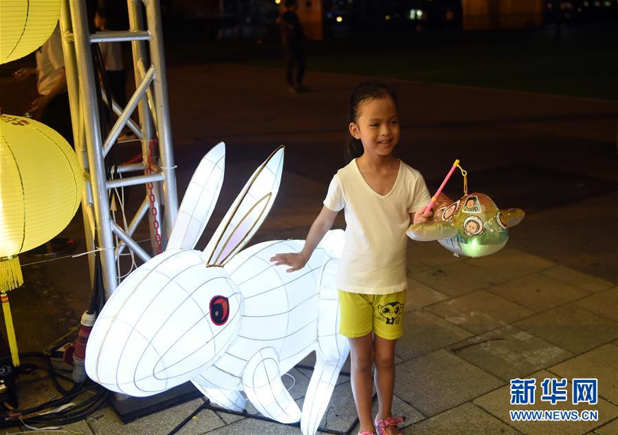 香港举办中秋彩灯会