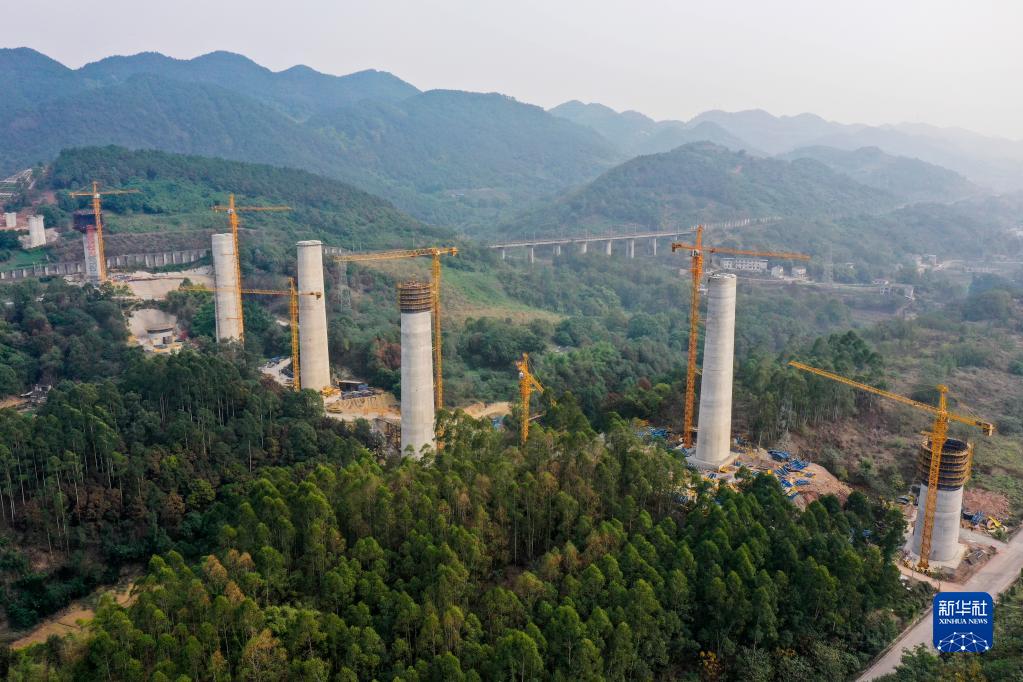 【城市远洋】渝昆高铁川渝段建设稳步推进