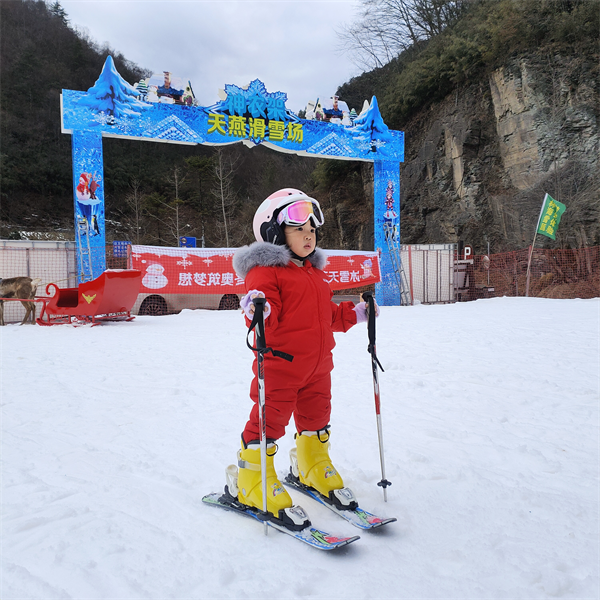 12月9日起，神农架各大滑雪场陆续“开板”_fororder_图片16