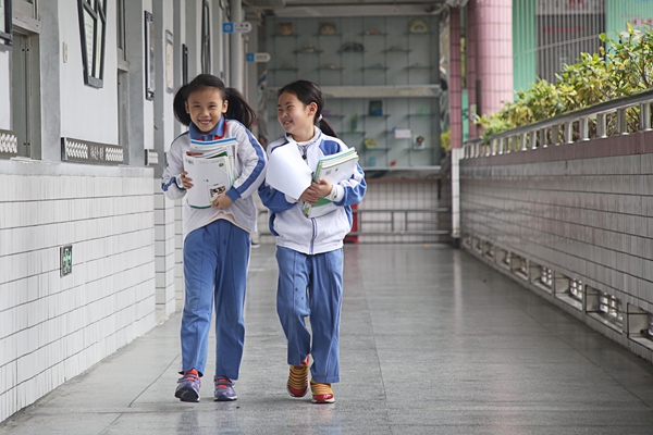 深圳小学新学期报到日欢乐多