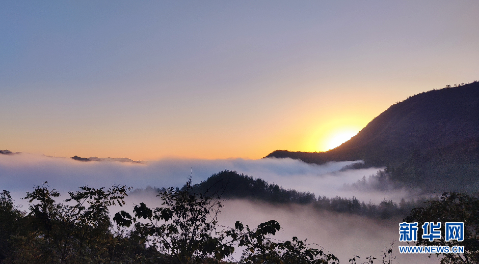 湖北郧西：云海“峰”景美如画