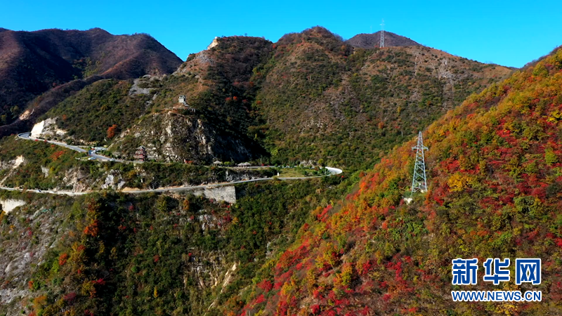 初冬鄂西北 五彩山区美如画