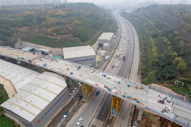 西安曲江新区：贯通倒计时 植物园西侧市政桥梁工程正加速建设_fororder_微信图片_20221125110009