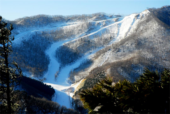 丹东宽甸天桥沟滑雪旅游度假地：体验阿尔卑斯山脉同一纬度的畅快_fororder_图片3