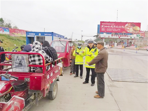 【八桂大地-图文】（首页标题）南宁交警近期严防狠抓超员行为（内容页标题）多一个都不允许！南宁交警近期严防狠抓超员行为