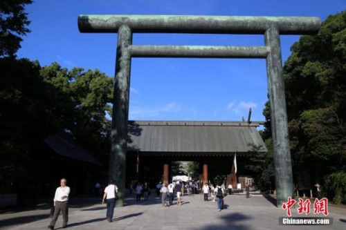 日本复兴大臣参拜靖国神社 系安倍新内阁首位