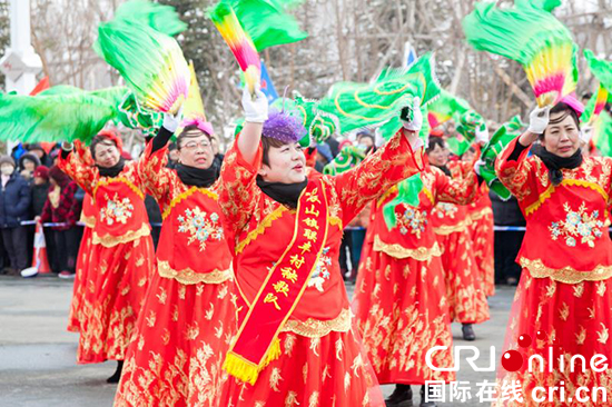 图片默认标题_fororder_5502 劝农山镇联丰村秧歌队表演。 吴庆年 摄影