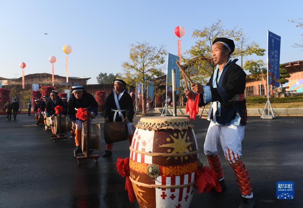 广西河池：多彩风情引客来