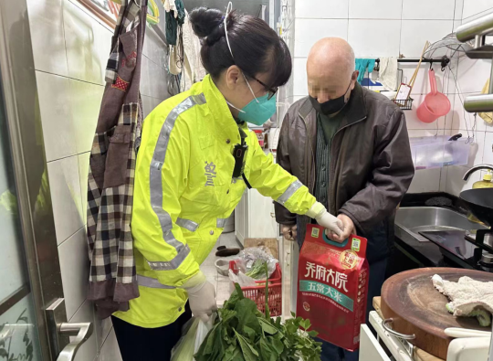 【原创】重庆黄泥塝派出所社区民警蔺丹丹：用一颗心温暖百家心_fororder_微信图片_20230113122129