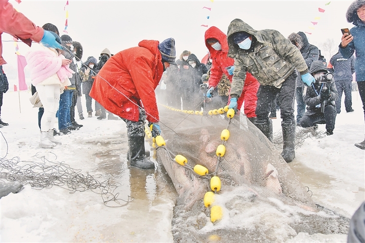 第九届“全国大众冰雪季”七台河分会场活动启幕_fororder_3