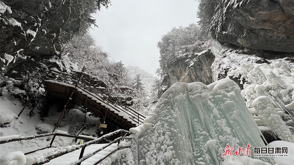 【轮播图】临夏：积石山大墩峡景区冰挂美景迎远客_fororder_1