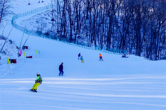 丹东宽甸天桥沟滑雪旅游度假地：体验阿尔卑斯山脉同一纬度的畅快_fororder_图片6