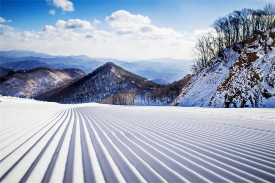 丹东宽甸天桥沟滑雪旅游度假地：体验阿尔卑斯山脉同一纬度的畅快_fororder_图片2