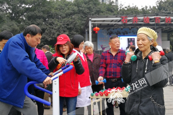 【区县联动】【沙坪坝】【区县联动 列表】沙坪坝石井坡开展全民学雷锋志愿服务