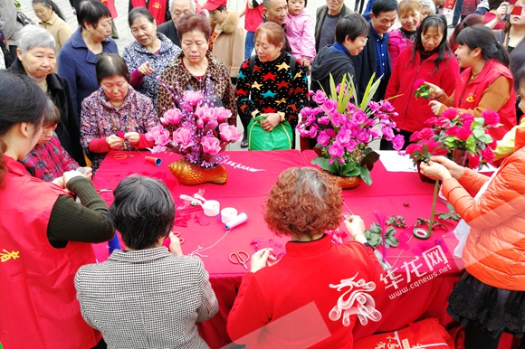 【区县联动】【沙坪坝】【区县联动 列表】沙坪坝石井坡开展全民学雷锋志愿服务