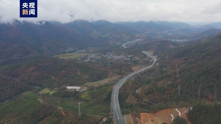 两条高速建成通车 广西实现“县县通高速”