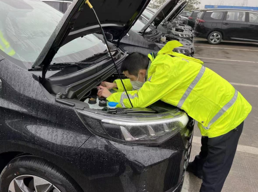 【原创】重庆渝中交巡警全力助推复工复产复商复市_fororder_微信图片_20230109151814