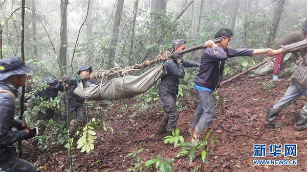 泰国军机撞上大树坠毁5人遇难 含1名少将