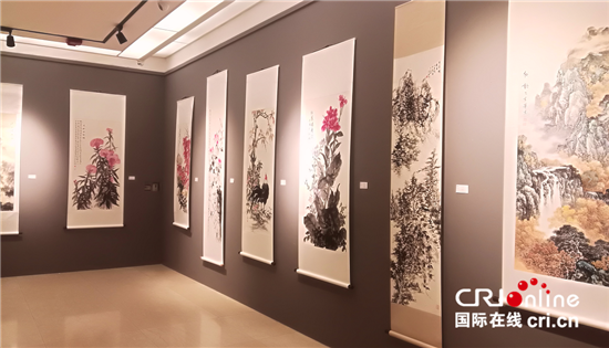 沈阳市侨界美术书法摄影作品展举行