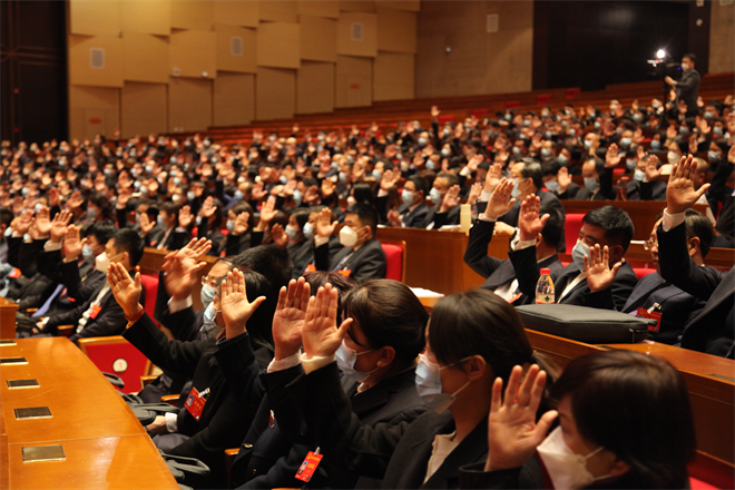 西安市第十七届人大三次会议举行预备会议 韩松主持_fororder_图片3