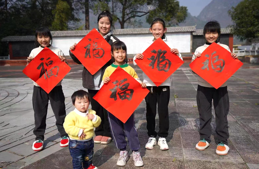 广西灵川：：舂粑粑喝斋茶 传承民俗年味浓