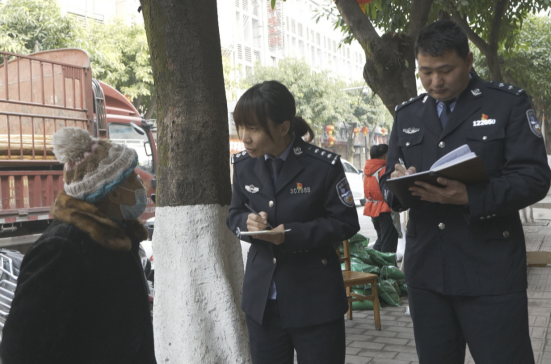 【原创】男子寻母36年 重庆渝北警方助其团圆_fororder_微信图片_20230216163850