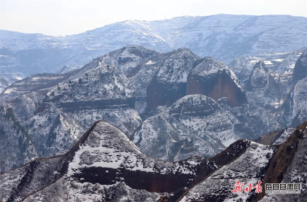 【轮播】天水：雪落武山鲁班山 水墨丹霞景如画_fororder_222