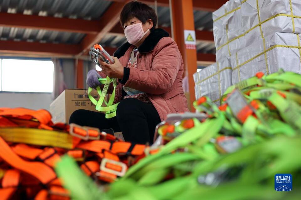 山东惠民：绳网企业满负荷运转“抢外单”_fororder_1