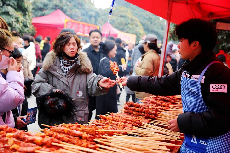 济源：春节庙会火爆开启