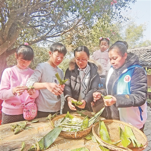 广西河池：欢乐过大年