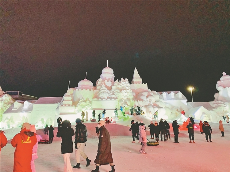 夜经济赋能冰雪旅游活力十足