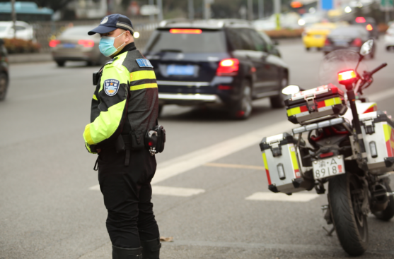 【原创】重庆九龙坡警方发布2023年春季开学道路交通安全出行提醒_fororder_微信图片_20230203114844