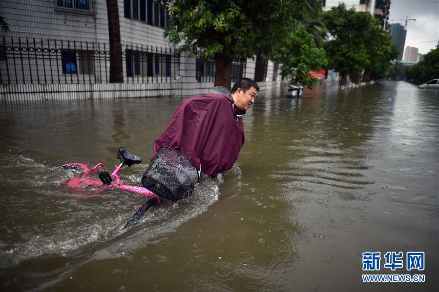 暴雨肆虐 海岛成泽国