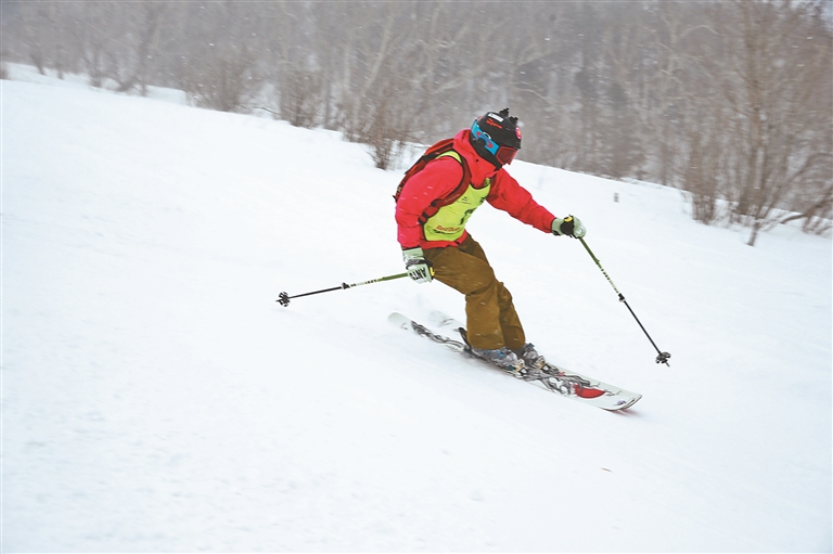 雪上飞！ 野雪滑雪爱好者竞技雪乡