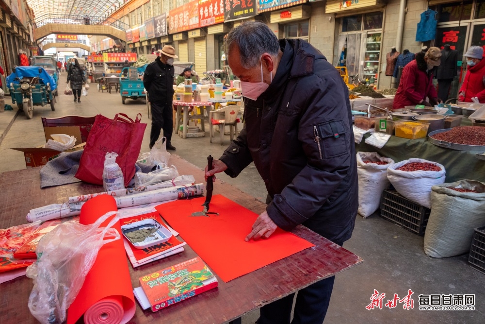 【武威】武威天祝：烟花璀璨展华彩 市民欢腾迎佳节_fororder_5