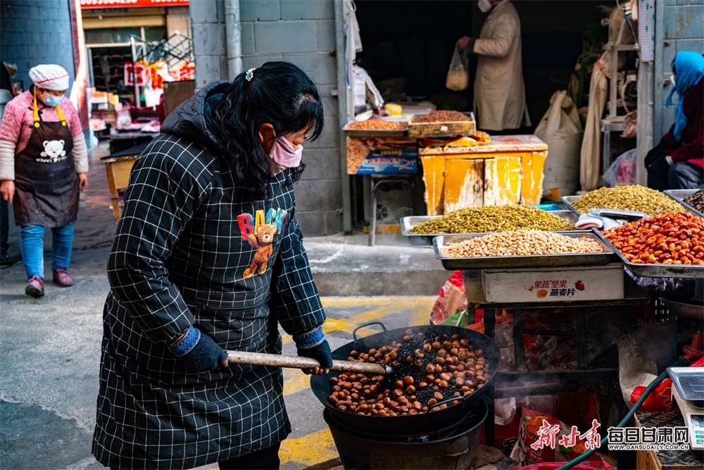 【武威】武威天祝：烟花璀璨展华彩 市民欢腾迎佳节_fororder_4