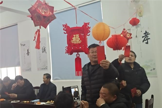 南通启东汇龙镇：萌兔花灯闹元宵 老少共享幸福年_fororder_图片13