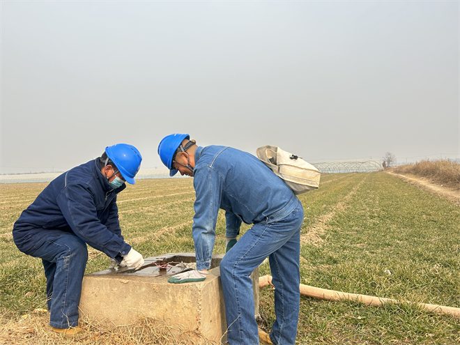 国网西安市临潼区供电公司：“电保姆”走进田间地头 服务农村春耕春灌用电_fororder_图片21