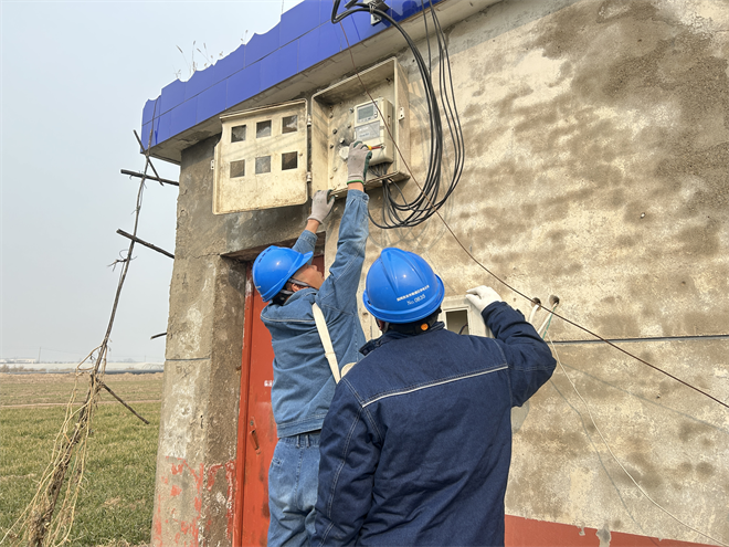 国网西安市临潼区供电公司：“电保姆”走进田间地头 服务农村春耕春灌用电_fororder_图片22