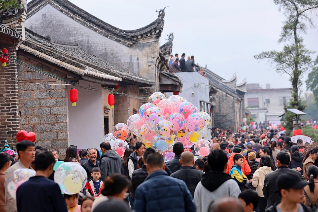 桂林恭城：瑶族民俗文化节让游客既饱眼福又饱口福_fororder_图片41