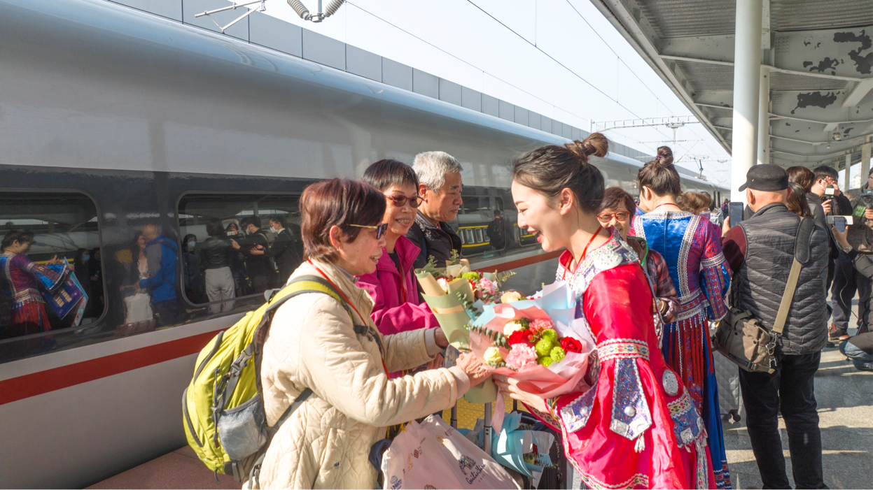 桂林迎来首个入境旅游团 广西入境旅游正式重启_fororder_图片3