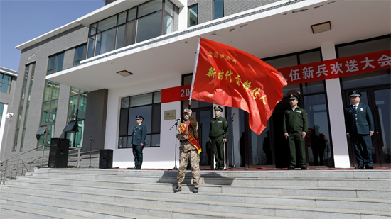 辽宁省多地组织“沿着雷锋足迹建功军营 弘扬雷锋精神投身振兴”新兵欢送仪式_fororder_部队3