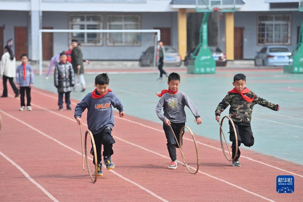 广西梧州：民族传统体育项目进校园