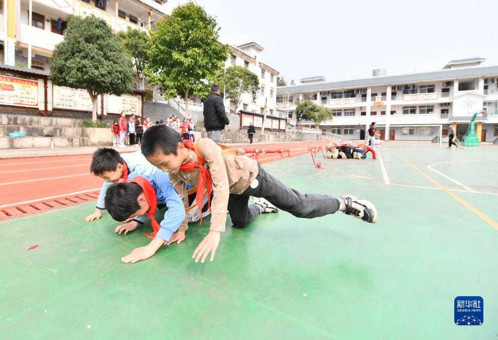 广西梧州：民族传统体育项目进校园